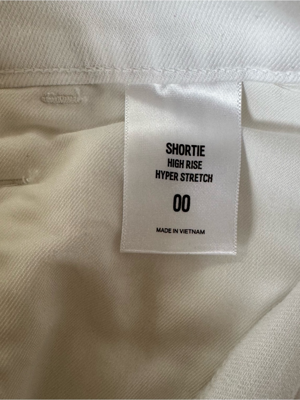 Express Women's High Rise Shortie Hyper Stretch White Denim Shorts - Picture 4 of 4